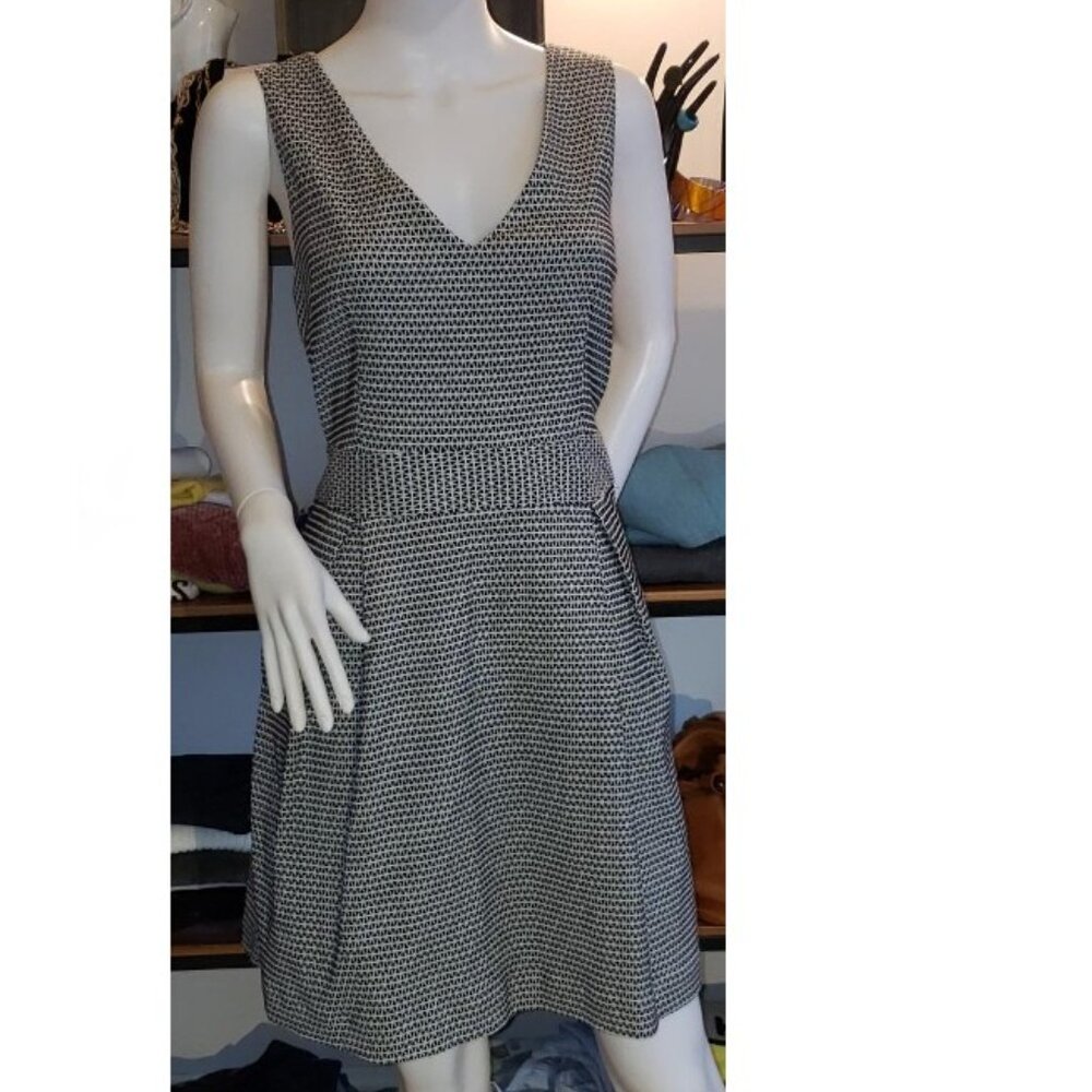 NWOT black and white geometric print fit and flare dress size Large - Picture 1 of 10